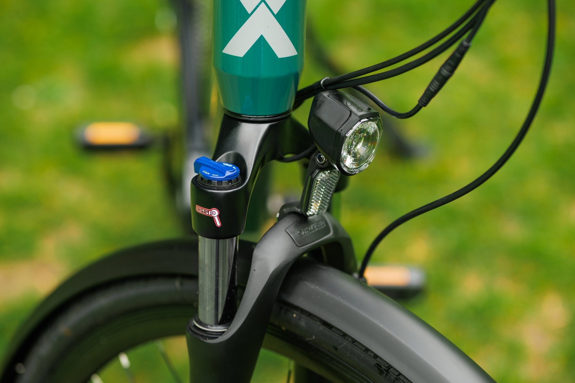 Roxform Valor S Mid - Drive City Commuter Electric Bike 250W - BikeVentures