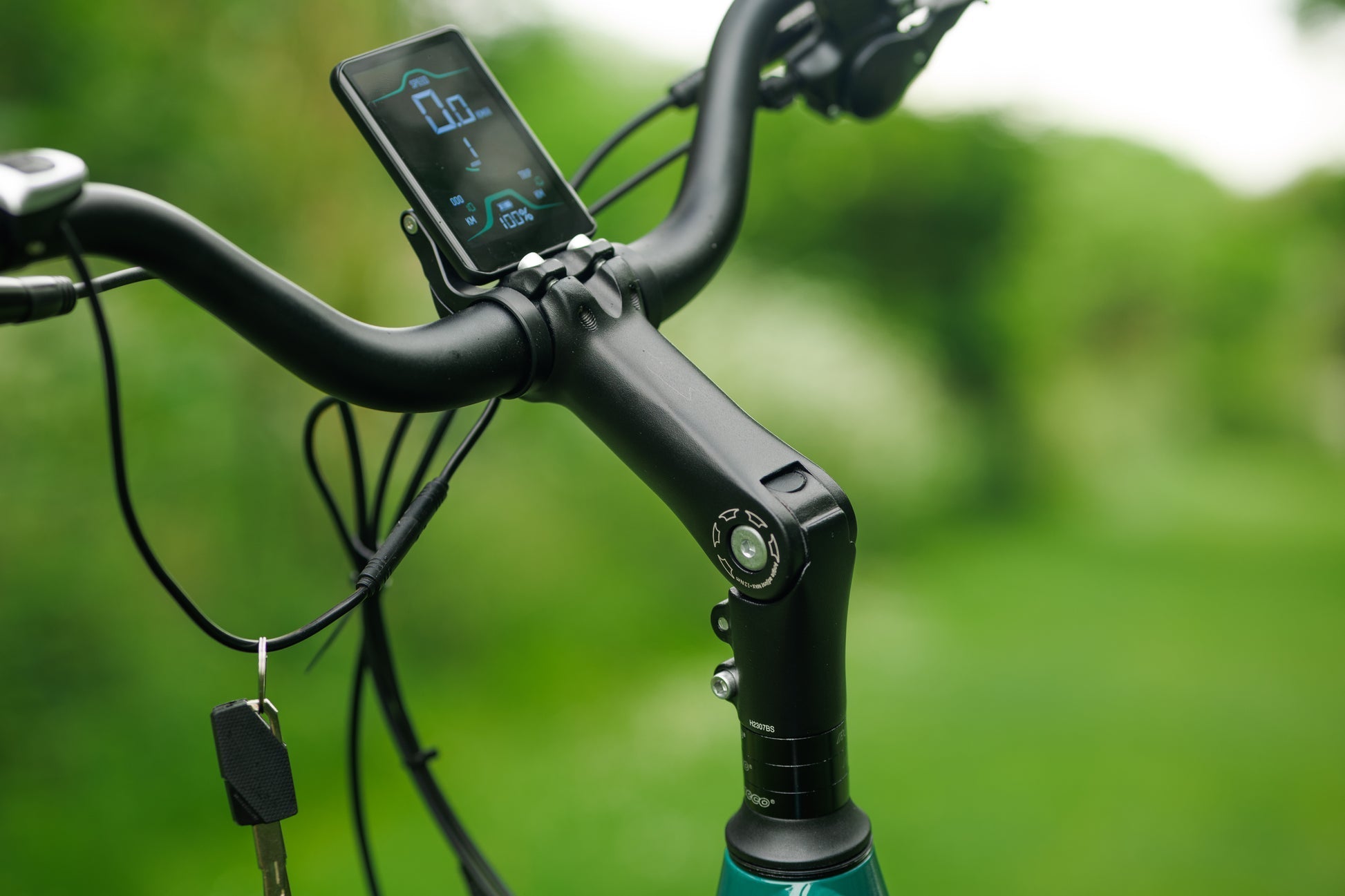 Roxform Valor S Mid - Drive City Commuter Electric Bike 250W - BikeVentures